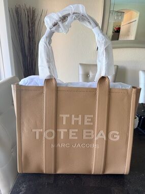 Large brand new Marc Jacobs Pebbled Beige Tote